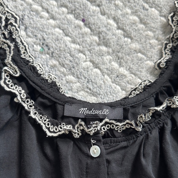 Black Sleeveless Top with White Lace Trim - Picture 2 of 3